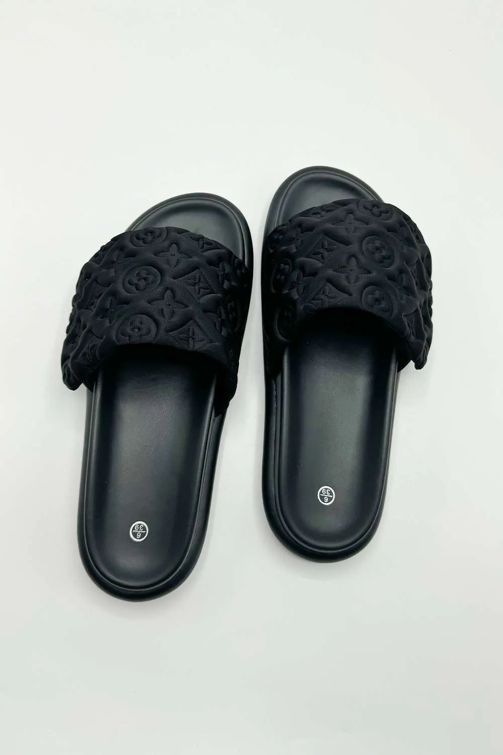 Cornie Patterned Band Sliders in Black